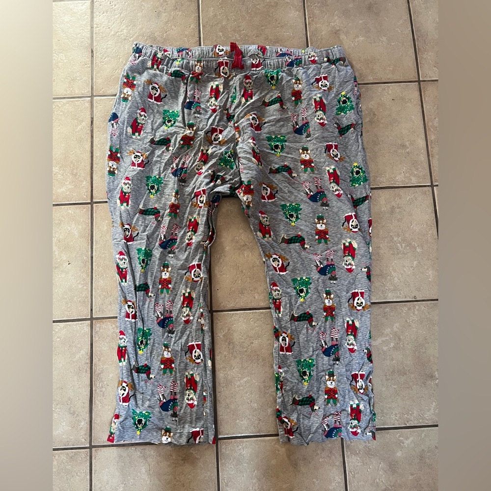 Old Navy family matching Christmas pajamas. 🎄size 3XL